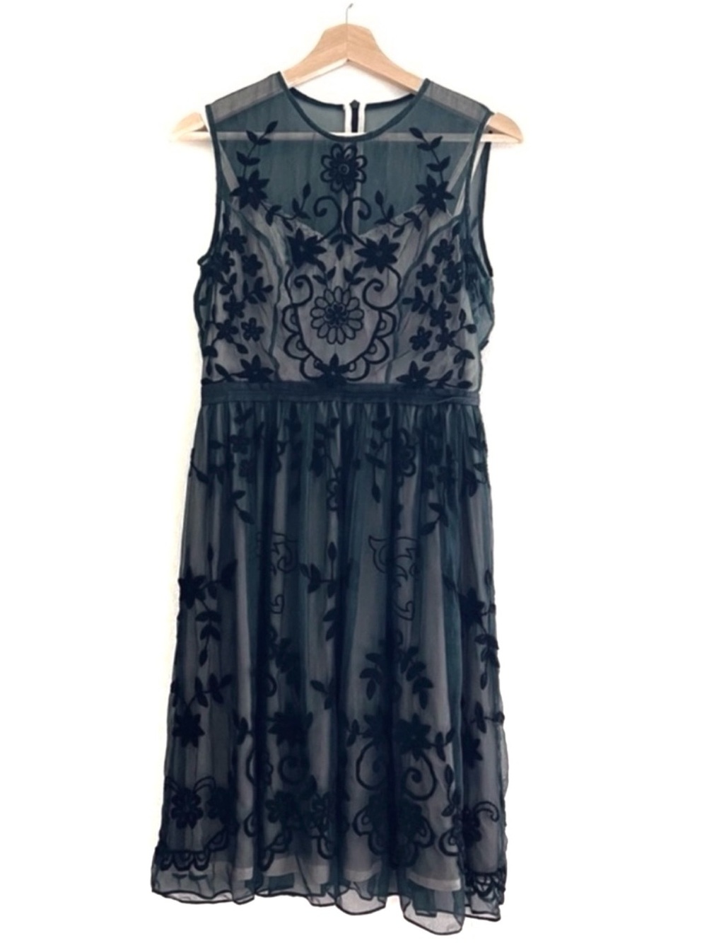 Needle & Thread Floral-Embroidered Sheer
Organza Dress in Black Size 6
